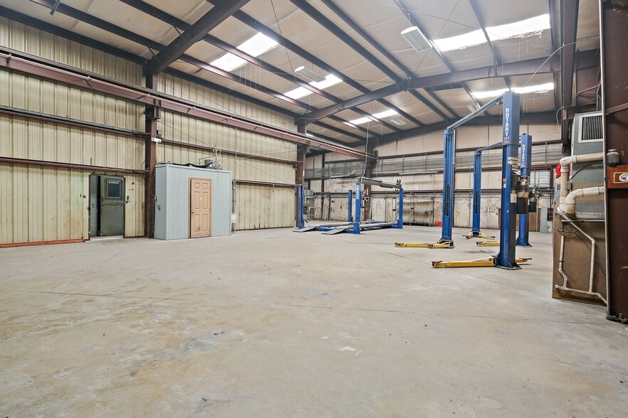 More Photos Of 918 Pulaski Hwy, Havre De Grace Warehouse For Lease