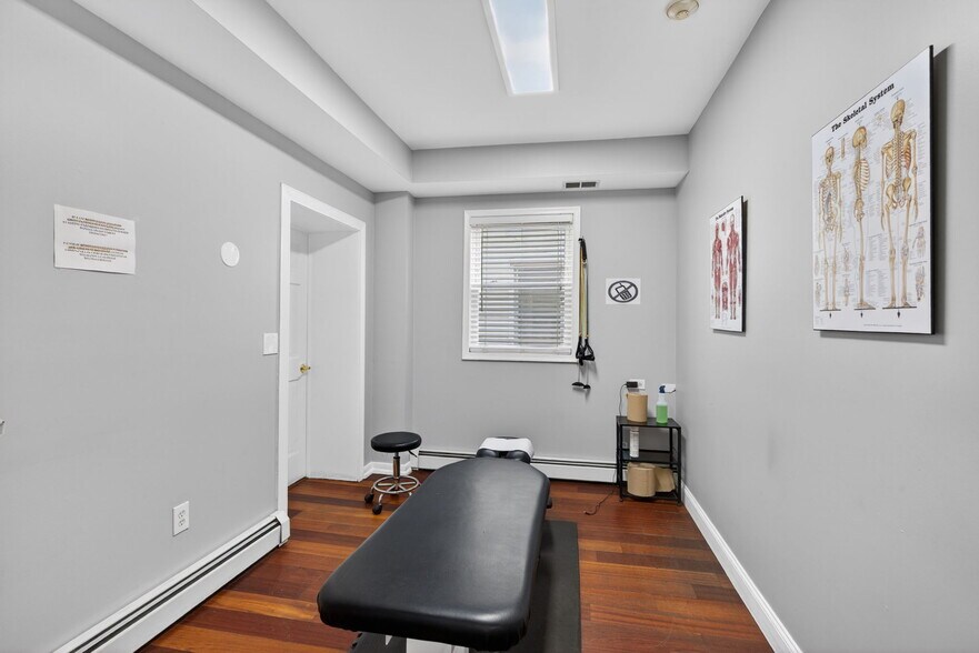 More Photos Of 449-451 W Linden St, Allentown Office For Sale