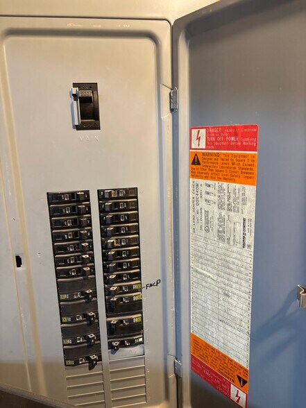 More Photos Of 5695 Parachute Cir, Colorado Springs Service For Lease