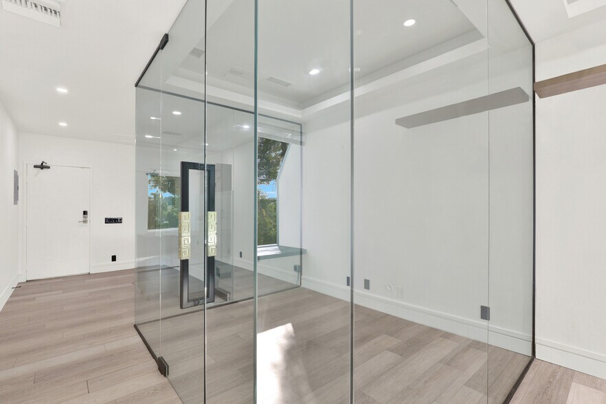 More Photos Of 23276 S Pointe Dr, Laguna Hills Office For Lease