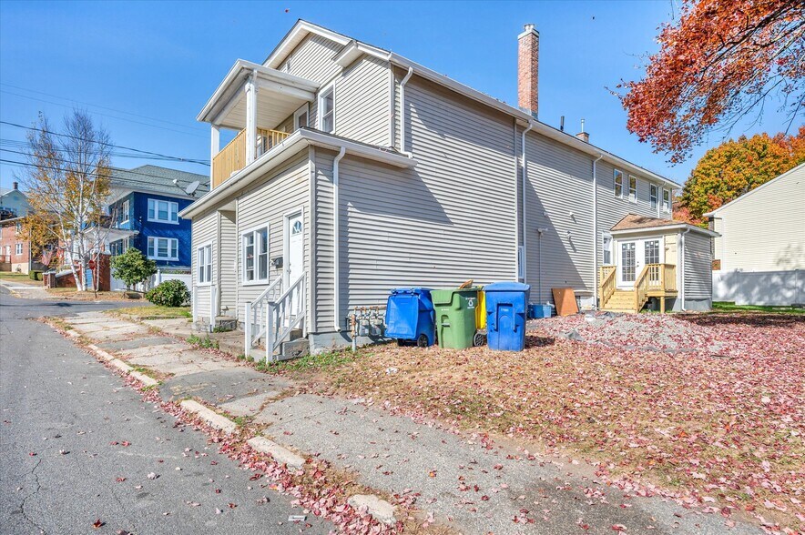More Photos Of 121 Hillview Ave, Waterbury Apartments For Sale