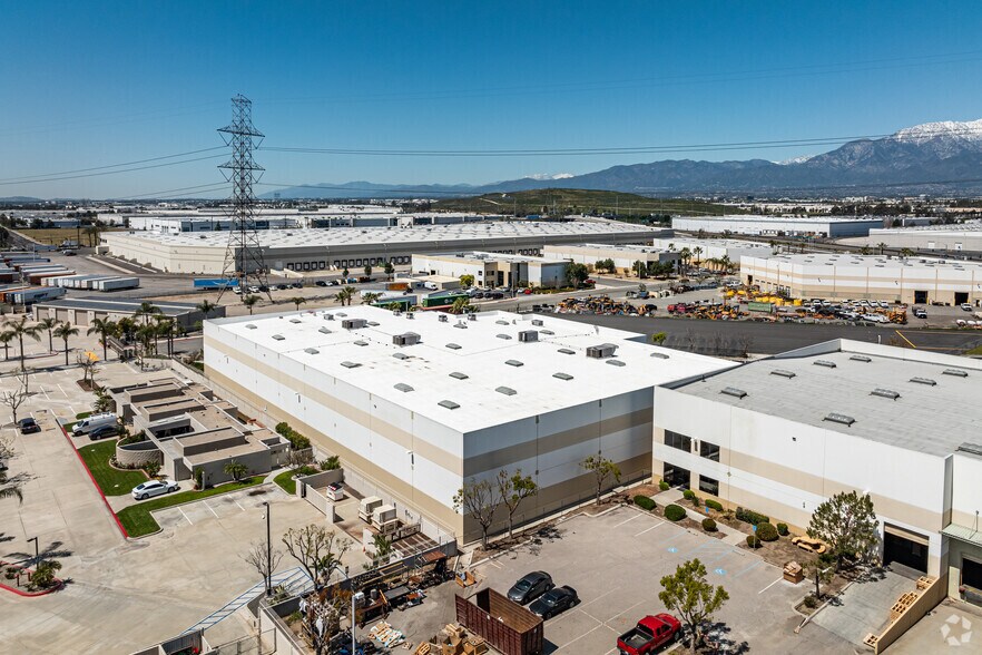 More Photos Of 3230 Cornerstone Dr, Eastvale Warehouse For Lease