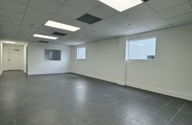 More Photos Of 10000-10020 NW 79th Ave, Hialeah Warehouse For Lease