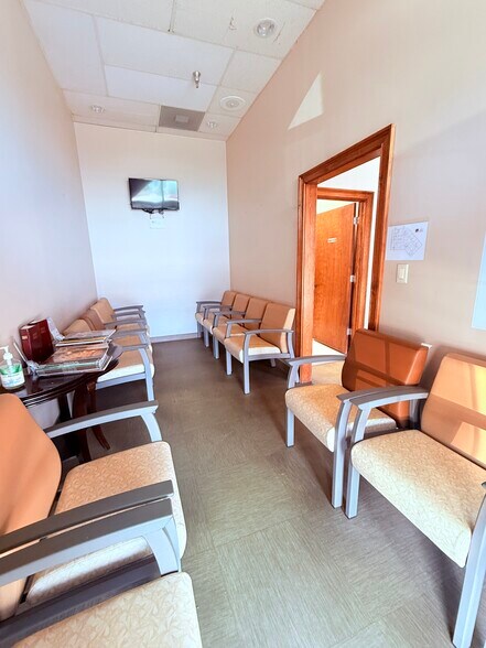 More Photos Of 2021 Hamilton Place Blvd, Chattanooga Medical For Lease
