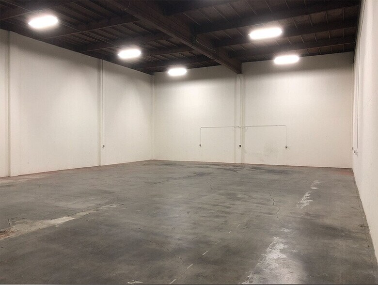 More Photos Of 2077-2081 Edison Ave, San Leandro Warehouse For Sale