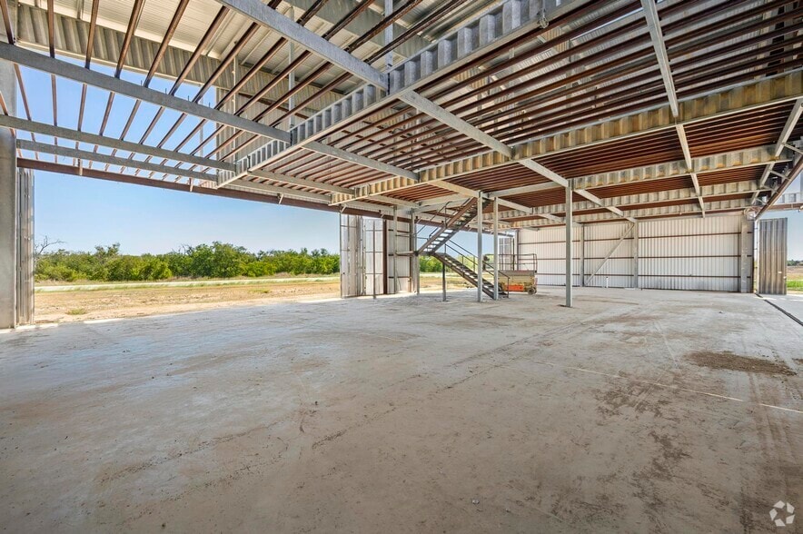 More Photos Of 15850 Salado Airport Rd, Salado Industrial For Sale