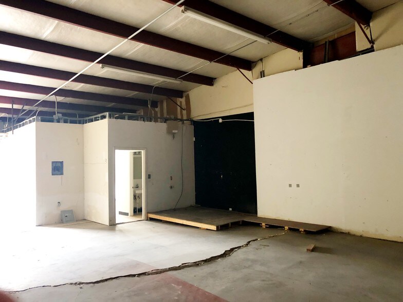 More Photos Of 195 Omohundro Pl, Nashville Warehouse For Lease