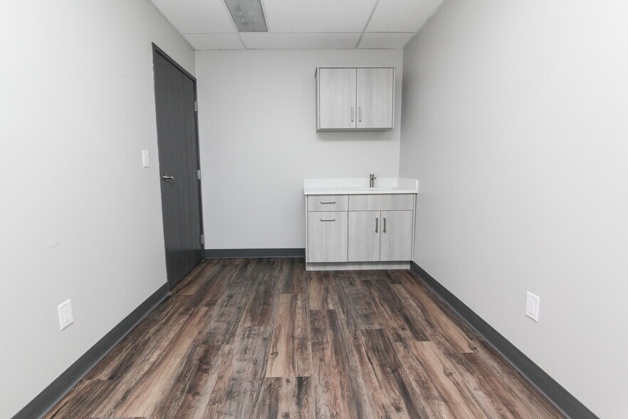 More Photos Of 38300 Van Dyke Ave, Sterling Heights Medical For Lease