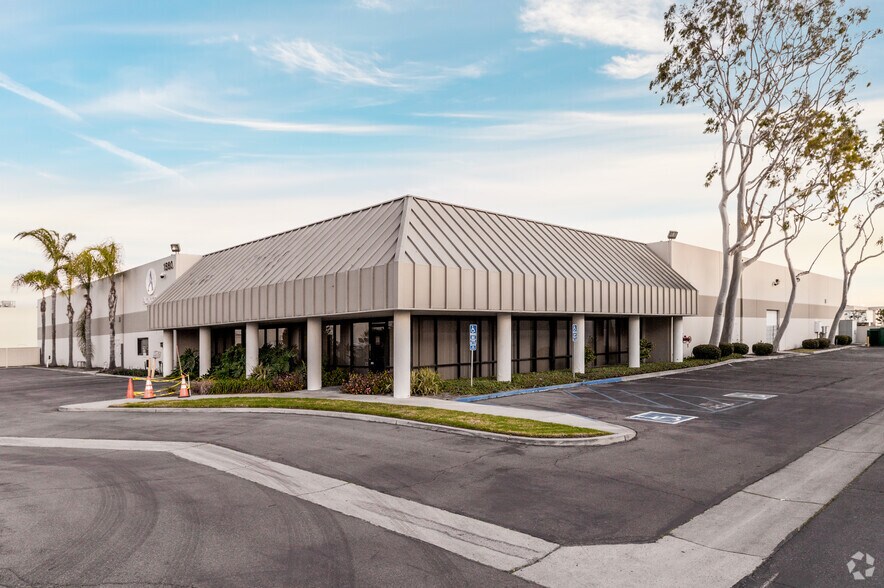 Primary Photo Of 1560-1580 S Harris Ct, Anaheim Manufacturing For Lease