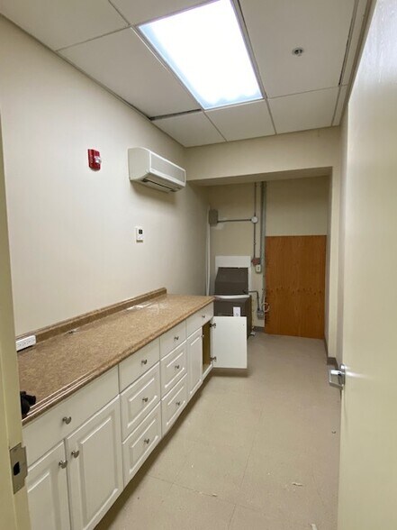 More Photos Of 406 Corlies Ave, Allenhurst Office For Lease