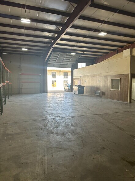 More Photos Of 5708 N Shepherd Dr, Houston Unknown For Lease