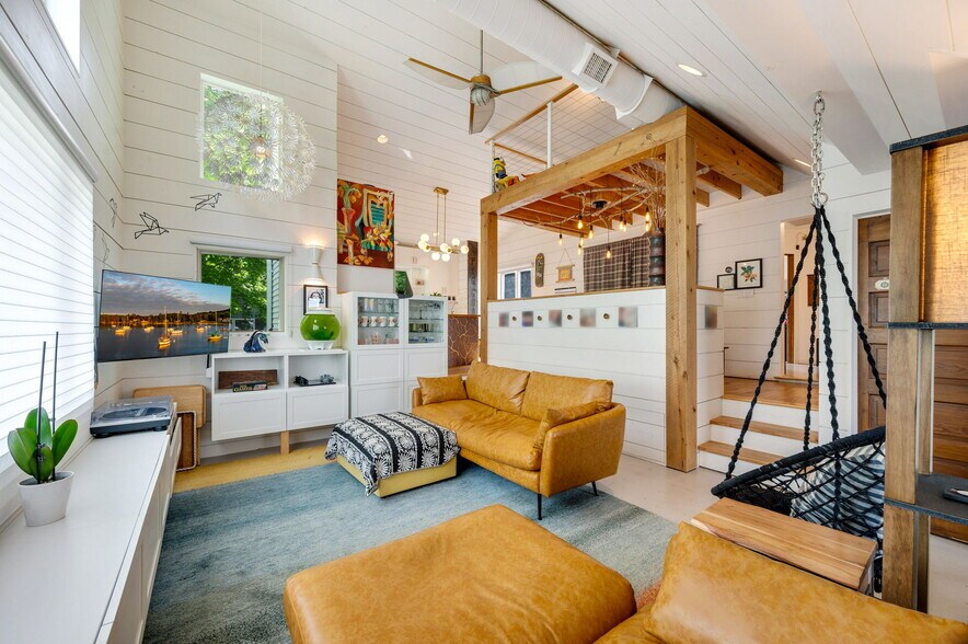 More Photos Of 4113 Main St, Fish Creek Storefront Retail Residential For Sale