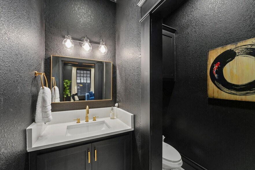More Photos Of 235 Westheimer Rd, Houston Apartments For Sale