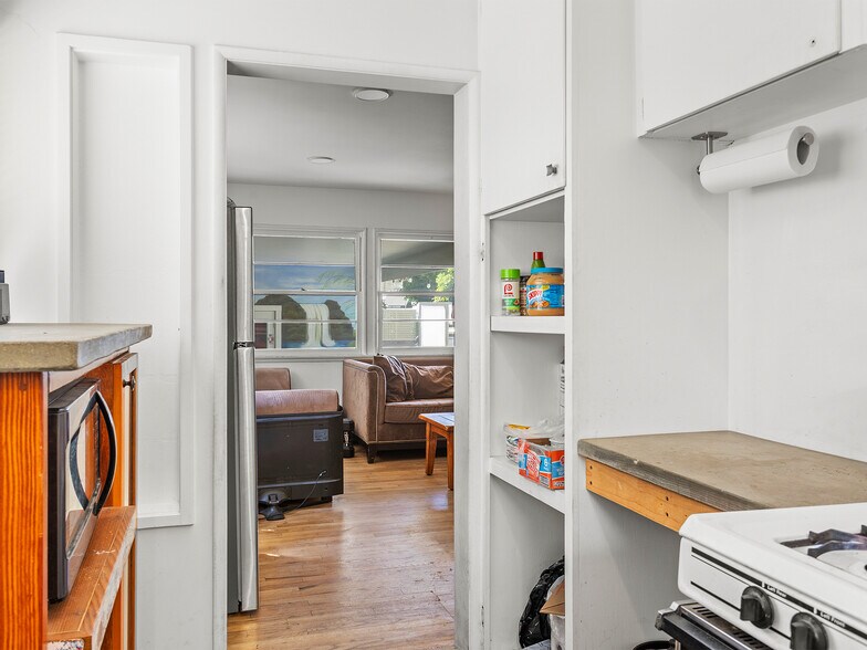 More Photos Of 1817 W Burbank Blvd, Burbank Daycare Center For Sale