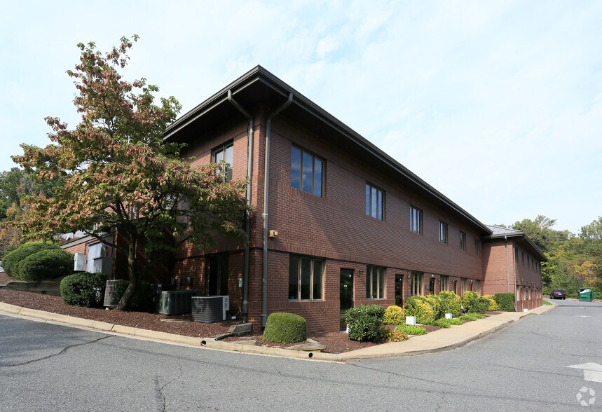 More Photos Of 2200 Opitz Blvd, Woodbridge Medical For Sale