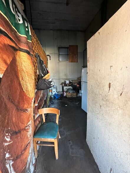 More Photos Of 2320 E Berry St, Fort Worth Flex For Sale