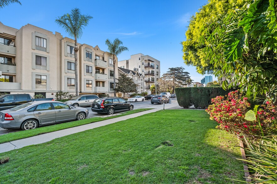 More Photos Of 2478 Purdue Ave, Los Angeles Apartments For Sale