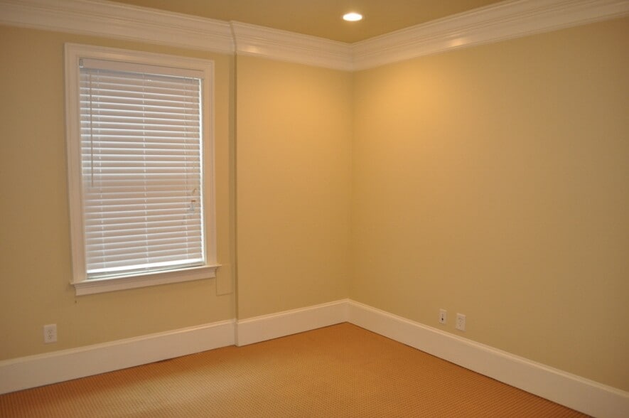 More Photos Of 4330 S Lee St, Buford Medical For Lease