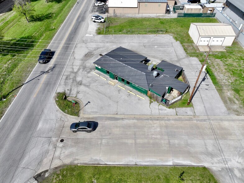 More Photos Of 500 N J. M. Davis Blvd, Claremore Restaurant For Sale