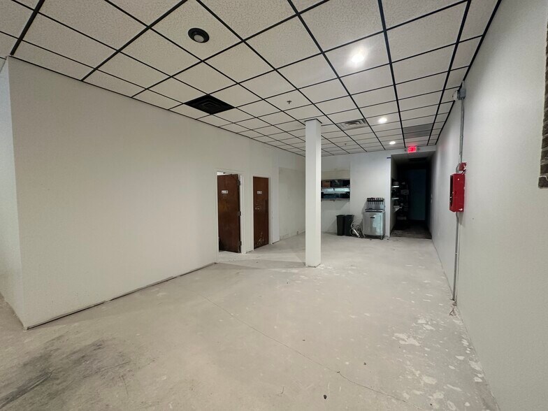 More Photos Of 1323 O St, Lincoln Bar For Lease