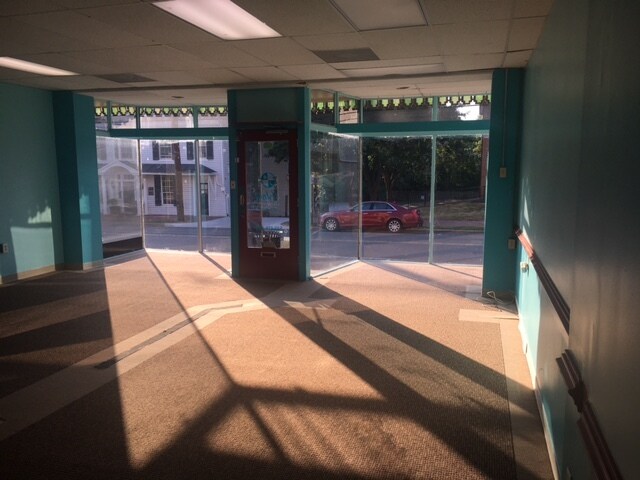 More Photos Of 121-125 N Main St, Woodstock Storefront Retail Residential For Sale