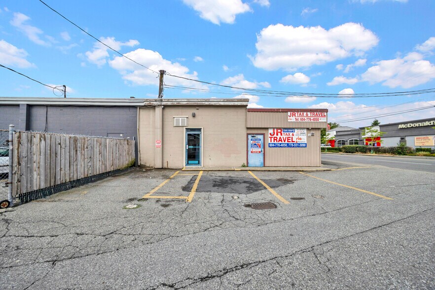 More Photos Of 2518 Clearbrook Rd, Abbotsford Apartments For Lease