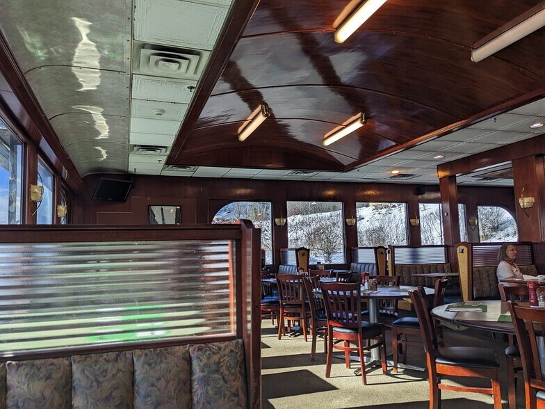 More Photos Of 909 Union Ave, New Windsor Township Restaurant For Sale