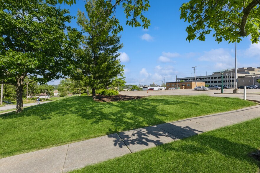 More Photos Of 1203 & 1221 4th Street, Des Moines Land For Sale
