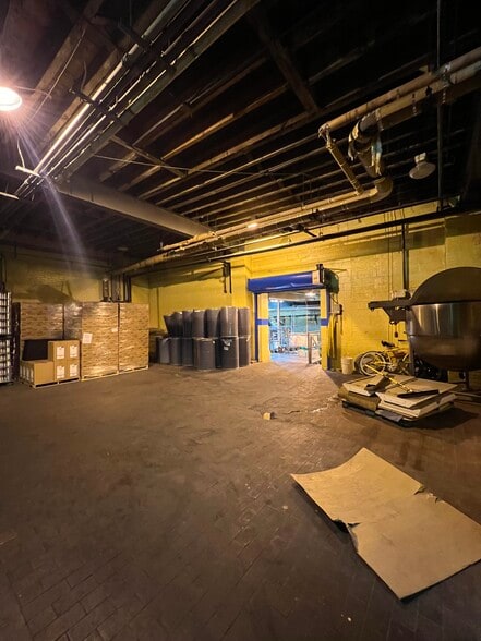 More Photos Of 517 Barretto St, Bronx Manufacturing For Lease