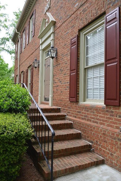 More Photos Of 1081 Cambridge Sq, Alpharetta Office For Sale