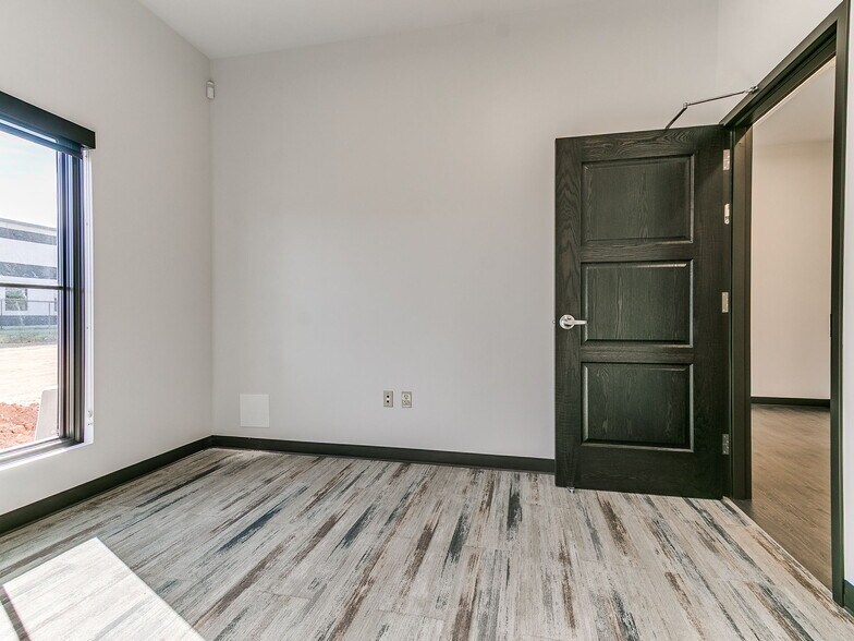 More Photos Of 8017 NW 122nd St., Oklahoma City Office For Lease