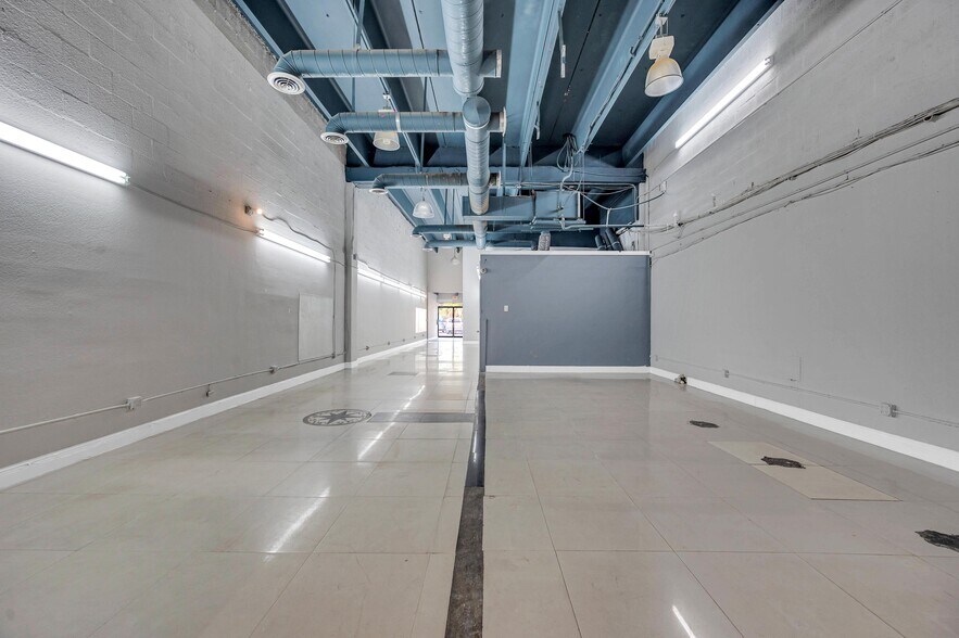 More Photos Of 4768-4772 NW 167th St, Miami Lakes Storefront Retail Office For Lease