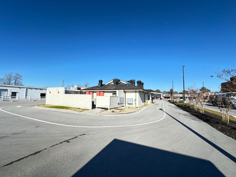 More Photos Of 1105 Gum Branch Rd, Jacksonville Fast Food For Lease