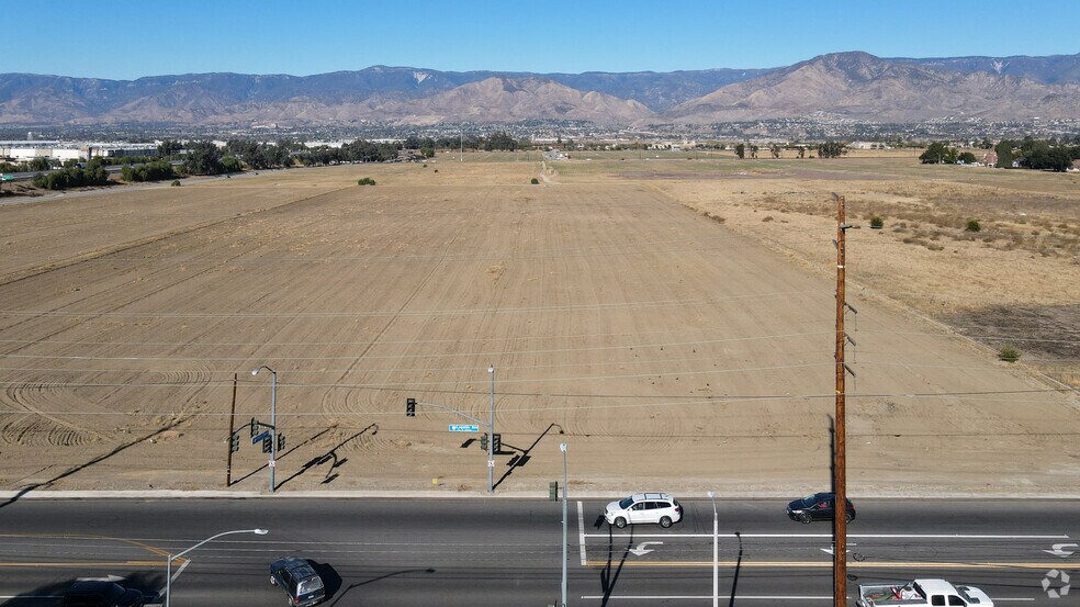 More Photos Of 1170 W Lugonia Ave, Redlands Unknown For Lease