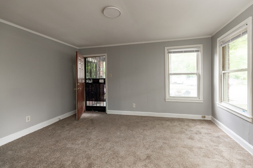 More Photos Of 1393 Lapaloma Cir, Memphis Apartments For Sale