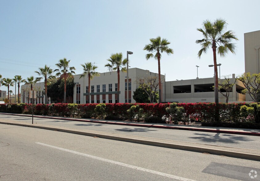More Photos Of 1600 Rosecrans Ave, Manhattan Beach Movie Radio TVStudio For Lease