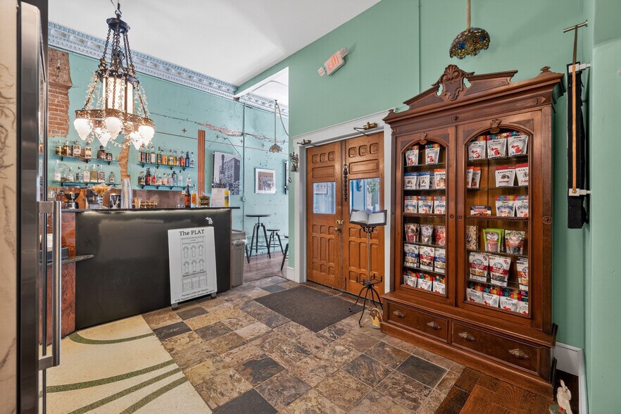 More Photos Of 47 N Saginaw St, Pontiac Storefront Retail Office For Sale