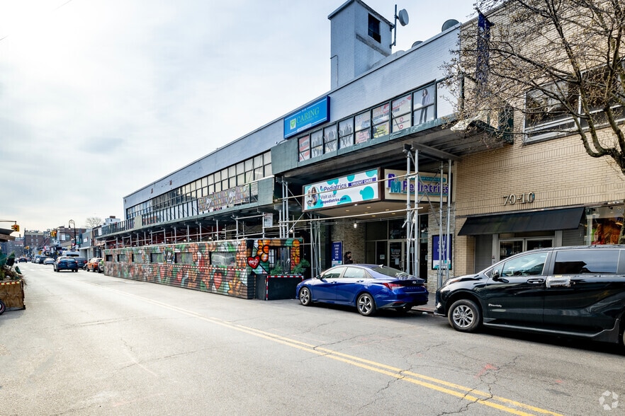 More Photos Of 70-20 Austin St, Forest Hills General Retail For Lease