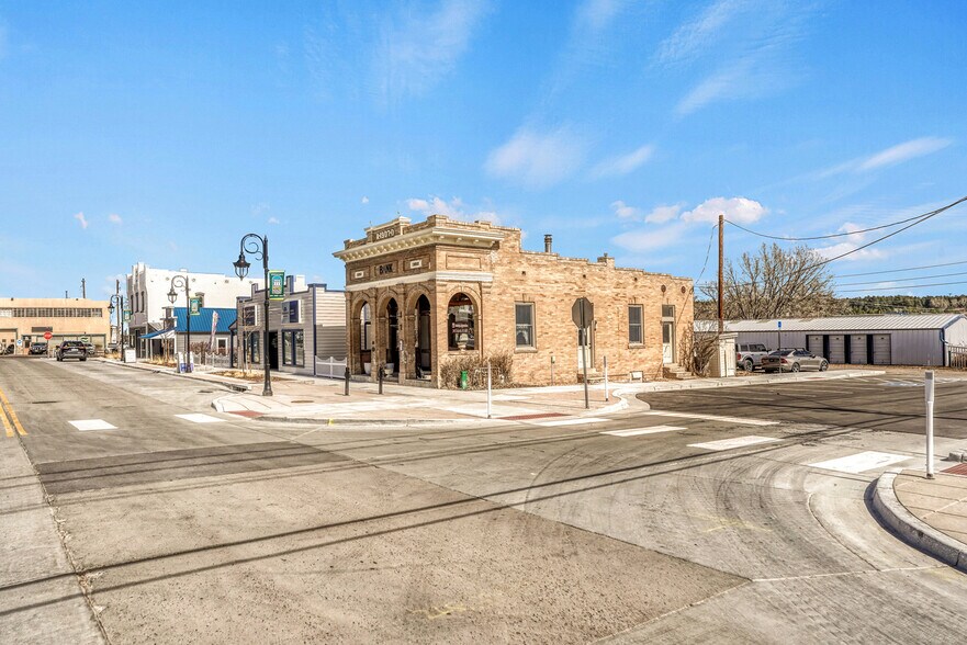 More Photos Of 490 E Elm St, Elizabeth Apartments For Sale