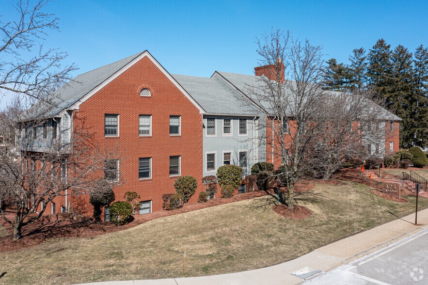 Primary Photo Of 424 Adams St, Milton Office For Lease