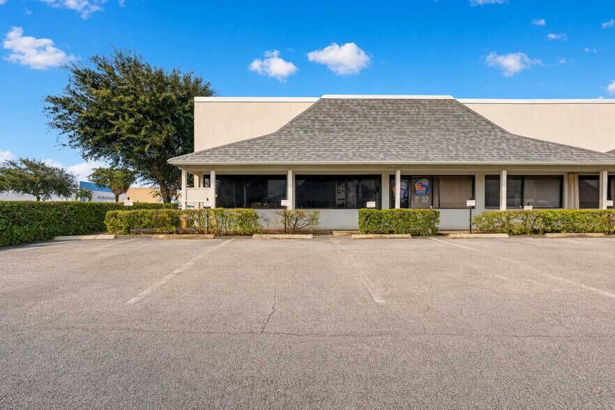 More Photos Of 1334 S Killian Dr, Lake Park Warehouse For Sale
