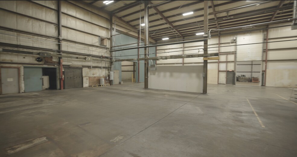 More Photos Of 10850 Hall Rd, Whitmore Lake Warehouse For Lease