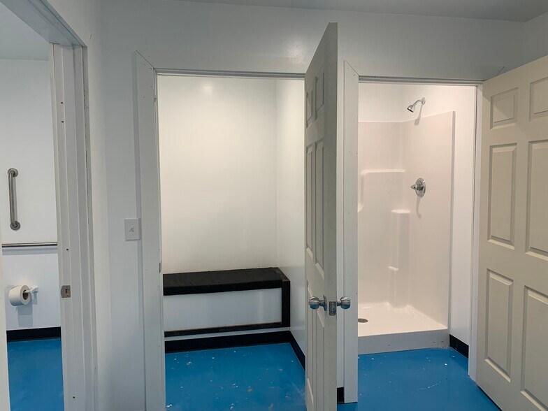 More Photos Of 9313 N Dort Hwy, Mount Morris General Retail For Sale