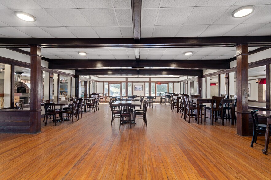 More Photos Of 13 Park Ave, Hadley Restaurant For Sale