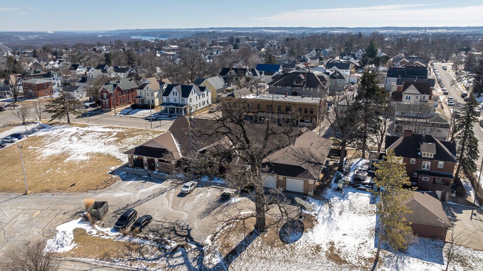 More Photos Of 1055 University Ave, Dubuque Office For Sale