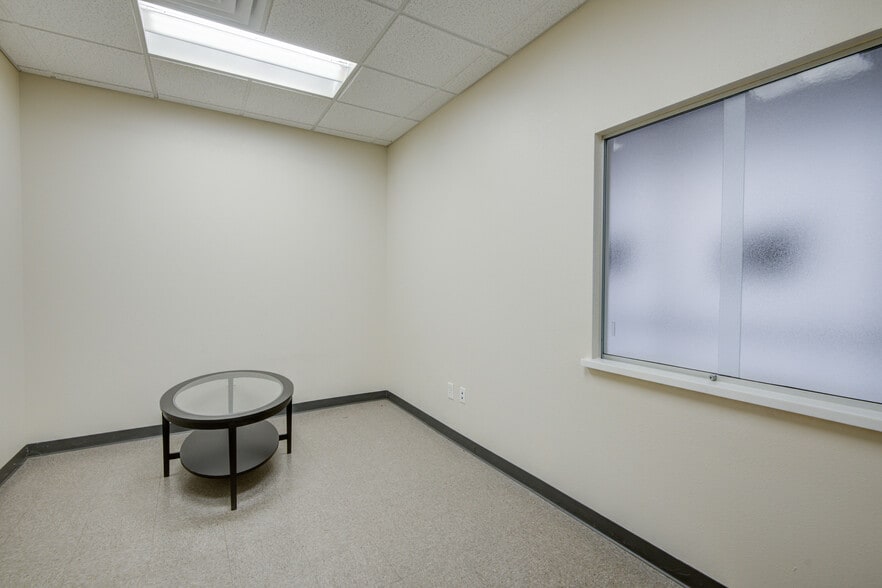 More Photos Of 4300-4302 Fairmont Pky, Pasadena Unknown For Lease