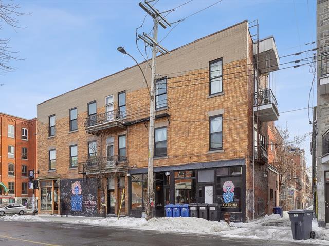 Primary Photo Of 5490 Boul Saint-Laurent, Montréal Convenience Store For Sale