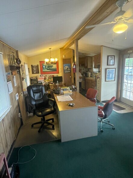 More Photos Of 4907 S Main St, Roswell Auto Dealership For Sale