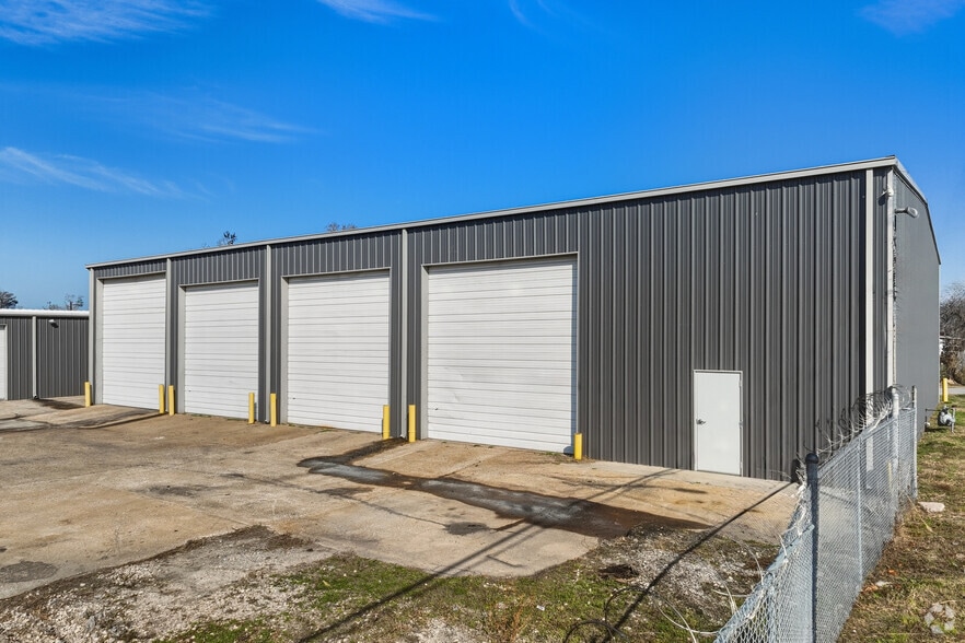 More Photos Of 1222 Frankie St, Houston Warehouse For Sale