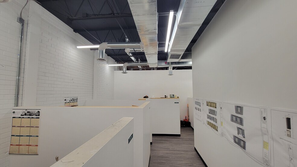 More Photos Of 2524-2526 S Tryon St, Charlotte Warehouse For Sale